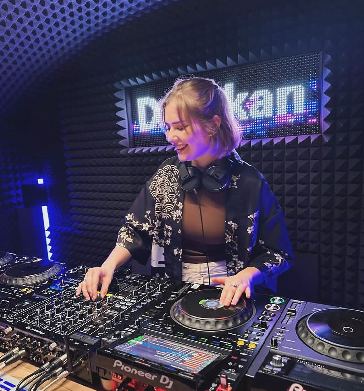 DJ Kan – Pop, Latino & Feel-Good